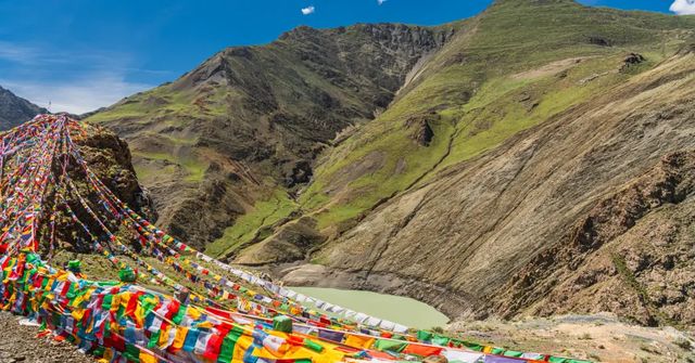 Tibet a Nepál zasáhlo silné zemětřesení, Čína hlásí přes 50 mrtvých