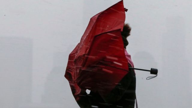Жълт код за силен северозападен вятър е издаден за 13 области в страната