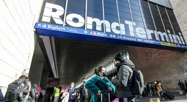 Roma violenta, uomo in fin di vita e rider ferito a Termini