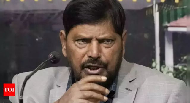 Union minister Athawale advocates caste census