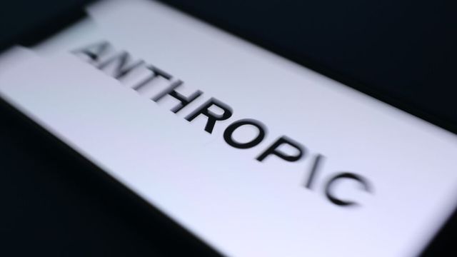 Anthropic: 'Dobbiamo rallentare il ritmo di sviluppo dei modelli di IA'
