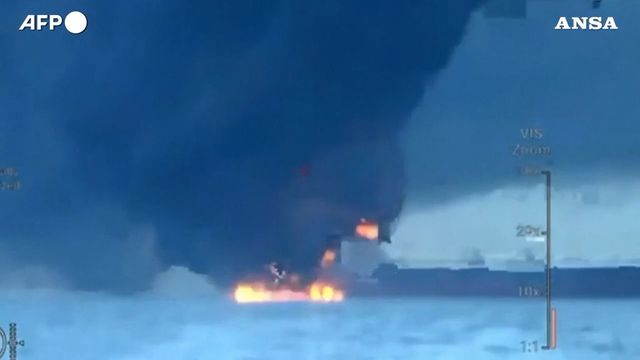 Kiev attacca due petroliere nel Mar Nero con droni: ecco le immagini