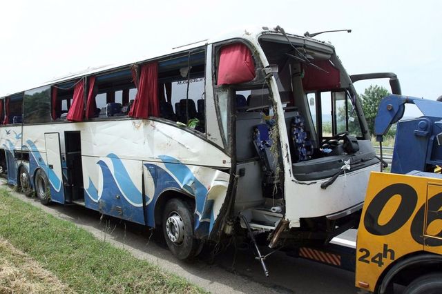 Felborult egy ifjú cselgáncsozókat szállító mikrobusz Szerbiában, halálos áldozat is van