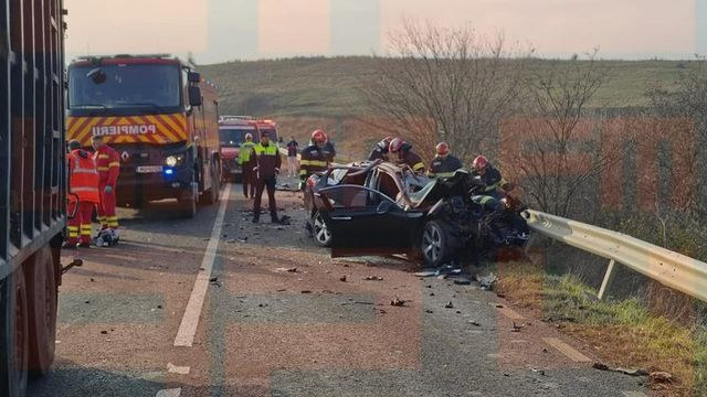 Trei oameni au murit pe loc la Foltești, în Galați, într-un accident cu implicarea unui tir înmatriculat în Republica Moldova