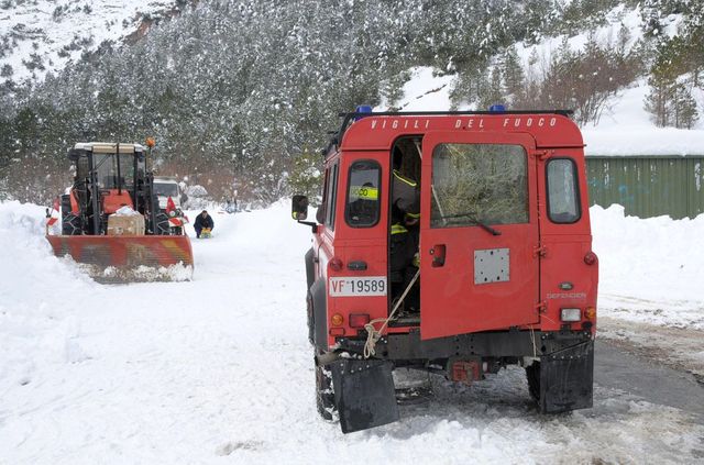 Arezzo, allevatrice di cani trovata morta nella neve