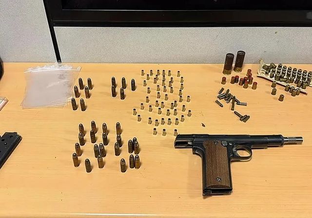 Detenido en el Casco Viejo de Vitoria tras amenazar con una pistola a varios hosteleros