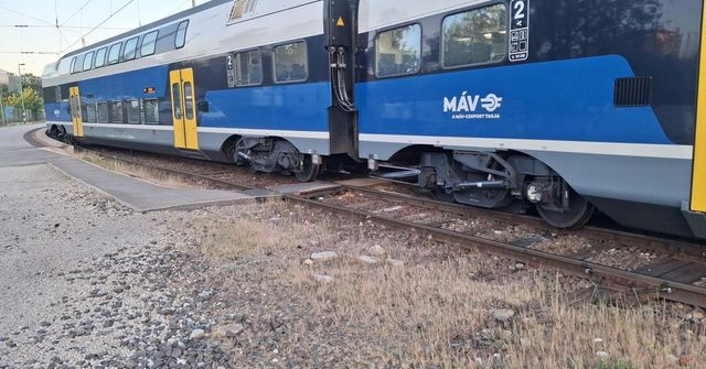 Valaki nagyot hibázhatott, kisiklott egy vonat a Nyugatiban
