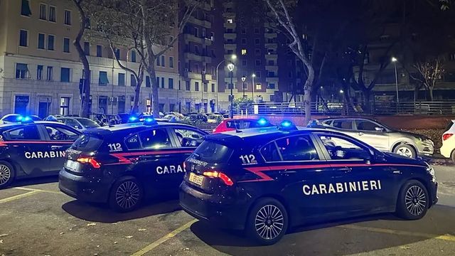 Due anziani trovati morti in casa, ipotesi omicidio-suicidio