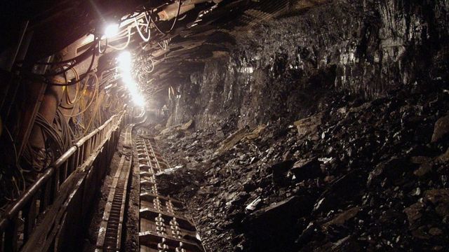 Девет миньори загинаха при експлозия на газ в мина в Колумбия