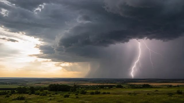 Cod galben de instabilitate atmosferică în Republica Moldova: sunt prognozate ploi, grindină și vijelii