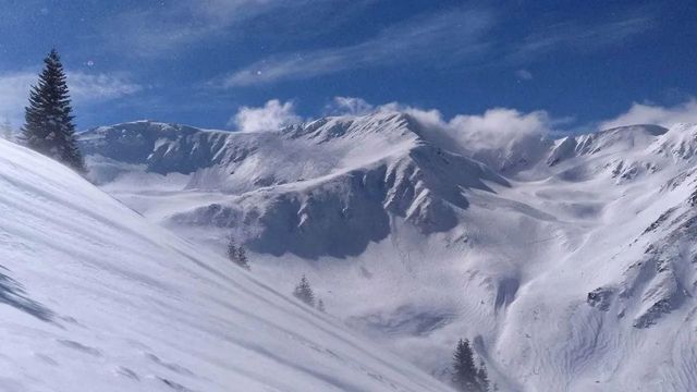 Vortexul polar provoacă risc de avalanșe însemnat în Bucegi, Făgăraș și Parâng-Șureanu