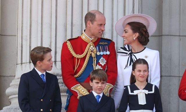 Prințul William și Kate Middleton au dezvăluit felicitarea de Crăciun în care apar și cei trei copii ai lor