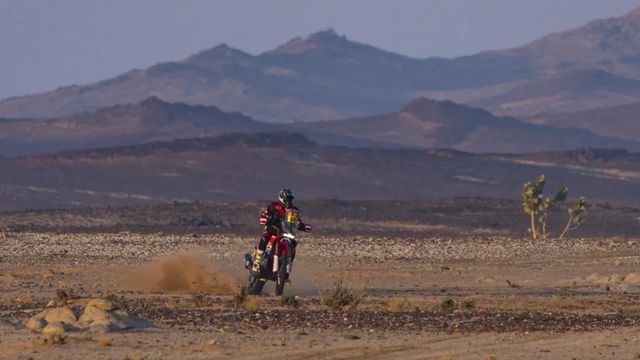 Órdago de Schareina a cuatro días de la meta del Dakar