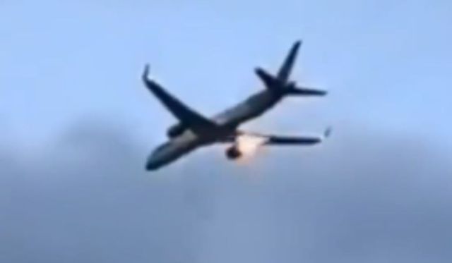 Un avion cu 273 de pasageri la bord a aterizat de urgență în Italia, după ce unul dintre motoare a luat foc