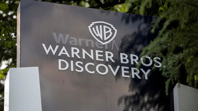 Akcionáři Warner Bros schválili převzetí Paramountem za 110 miliard dolarů