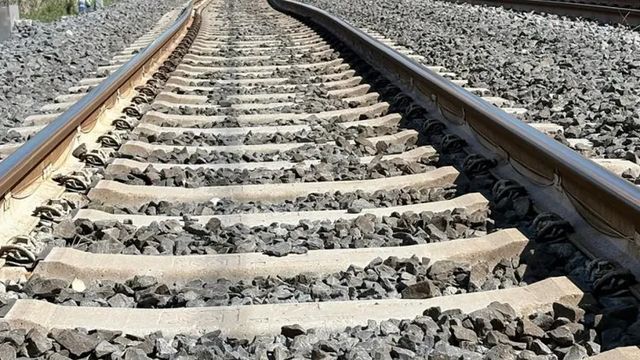 Danneggiata la linea ferroviaria del Brennero, ritardi dei treni