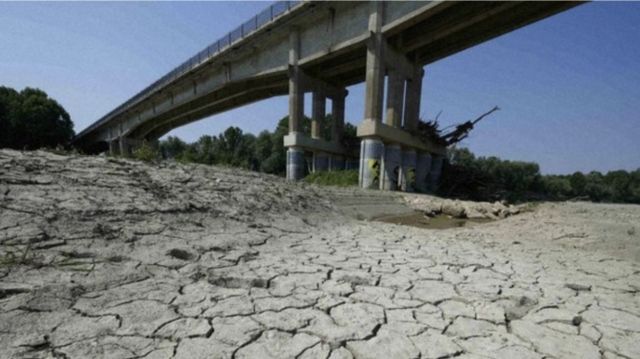 Râurile Europei sunt secate, iar oamenii de știință avertizează că seceta ar putea fi cea mai gravă din ultimii 500 de ani