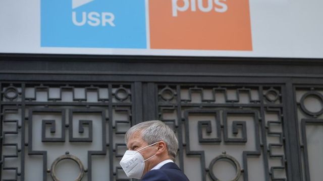 Mesajul USR după respingerea cabinetului Cioloș: Avem o nouă majoritate USL în Parlamentul României