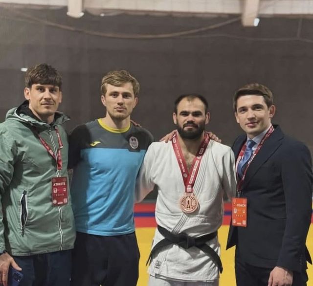 Judocanul Victor Sterpu, carabinier moldovean, a obținut medalia de bronz la Grand Slam-ul de la Dushanbe
