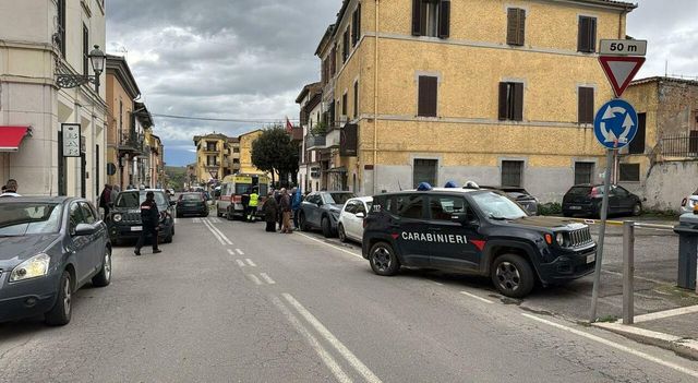 Bari, lancia la moglie dal balcone poi si butta: morti tutti e due