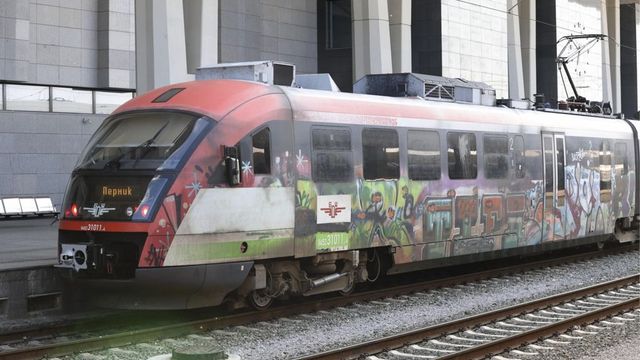 Възстановено е движението на влакове между гарите Гурково и Твърдица