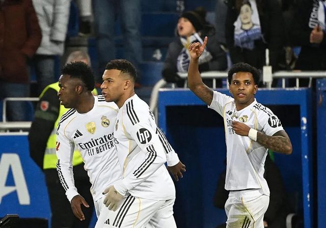 El Real Madrid vence pero no convence en Mendizorroza