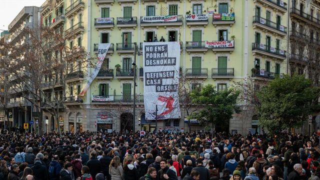 Aplazado el desahucio de la Casa Orsola de Barcelona