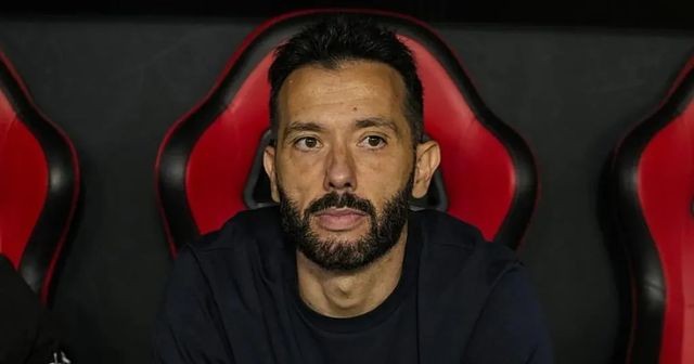 El Valencia fulmina a Corberán antes de visitar Mendizorroza