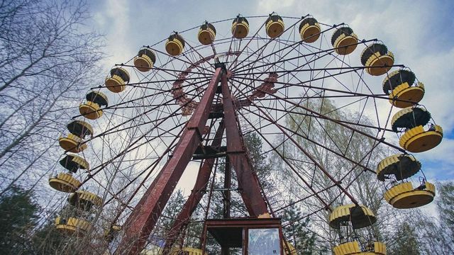 Opuštěné město Pripjať 40 let po havárii Černobylu