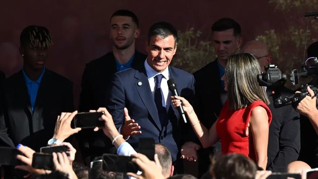 Pedro Sánchez, a los campeones en Moncloa: «Por qué no, en 2030 soñar con que no hay dos sin tres»