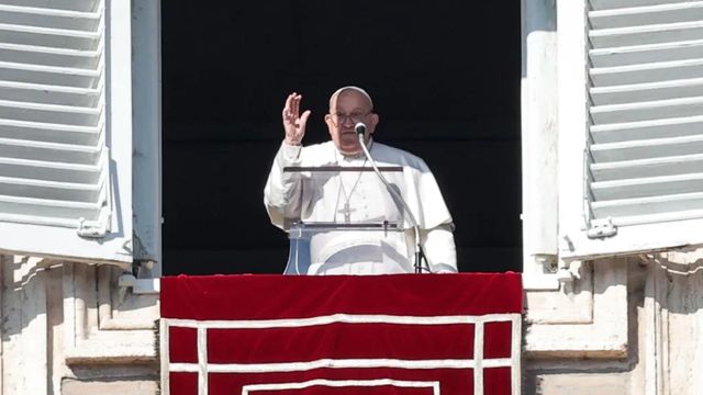 El papa pide “proteger la vida” desde la concepción a la muerte natural como base para la paz