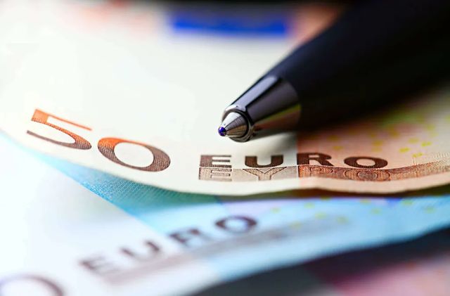 Veste bună pentru românii care au credite