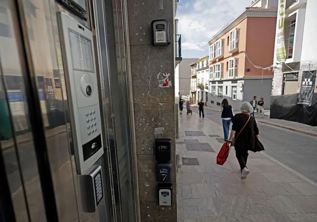 Bruselas prepara restricciones al alquiler turístico y la compra de segundas viviendas en zonas tensionadas