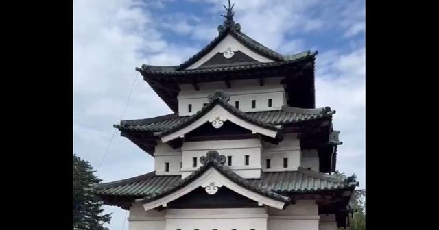 Sute de japonezi, chemați să tragă cu funiile un castel de 360 de tone. Momentul inedit, surprins în imagini