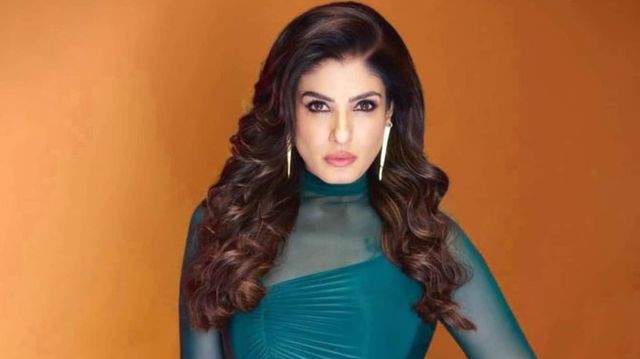 Raveena Tandon apologises to fan for refusing to click a selfie in London: I panicked