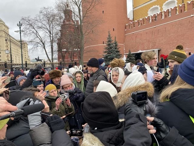 Cel puțin 20 de jurnaliști, arestați la Moscova, în timpul unei manifestații din Piața Roșie a soțiilor soldaților ruși trimiși pe front