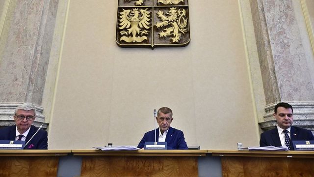 V jednacím sále vlády našli nahrávací zařízení, policii to nikdo neřekl