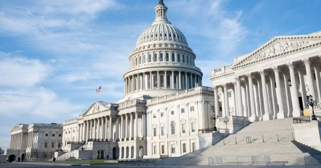 Congresul SUA evită închiderea guvernului federal printr-un acord de ultim moment