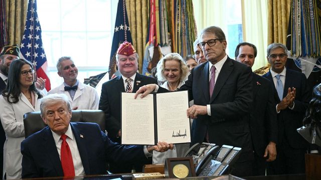 Donald Trump most Ukrajnát sürgeti