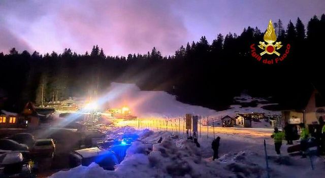 Ritrovato dopo ore il bambino di 5 anni scomparso sulle piste da sci di Asiago: affidato al padre, è in buone condizioni