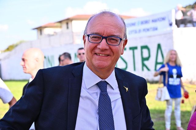 Prof accoltellata a Roma, caccia agli istigatori del 13enne su social e web
