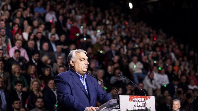 Orbán Viktor megrázó üzenetet tett közzé