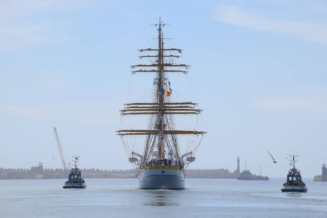 Nava-școală „Mircea” pentru 5 luni din portul militar Constanța, într-un marș internațional