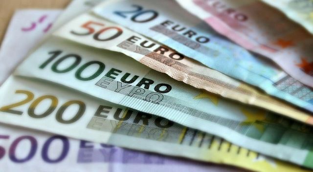 Bonus 500 euro figli under 14, a chi spetta