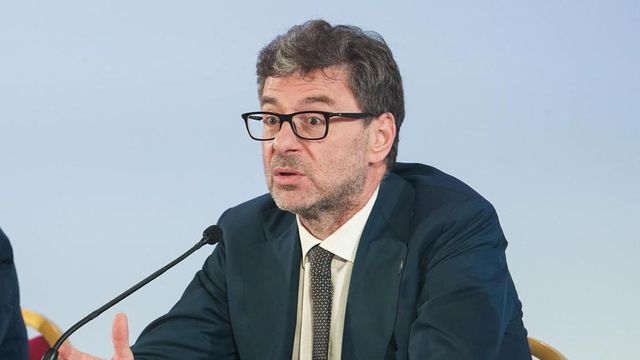 Giorgetti: 'Ho lavoro da fare, non vado a Bruxelles'