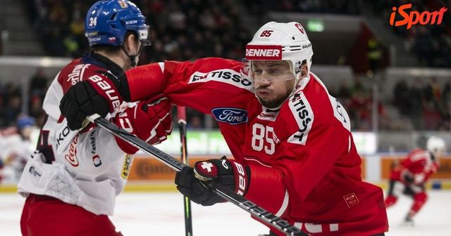 ONLINE: Švýcarsko - Česko. Hokejisté čelí domácímu výběru, v brance opět Pavlát