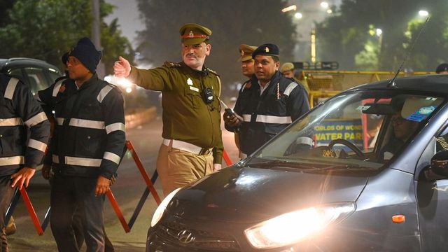 Special passes for cars that want to enter CP on New Years Eve in Delhi