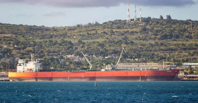 Ruský tanker je u pobřeží Kuby, Trump proti tomu podle Reuters nemá výhrady