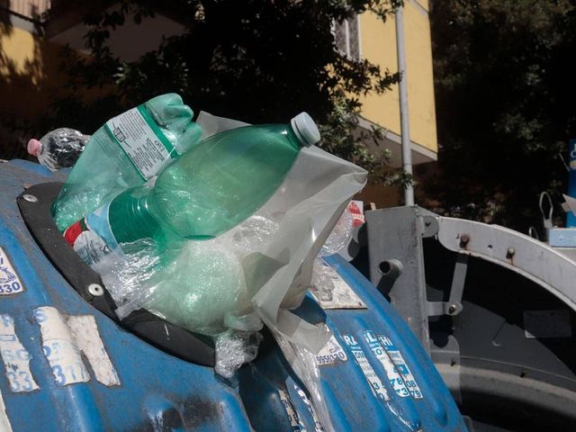 Discariche rifiuti, infrazione Ue per Francia e Italia