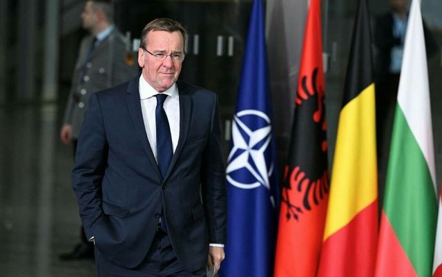 Ministrul german al apărării vrea încetarea imediată a discuțiilor privind trimiterea de trupe în Ucraina